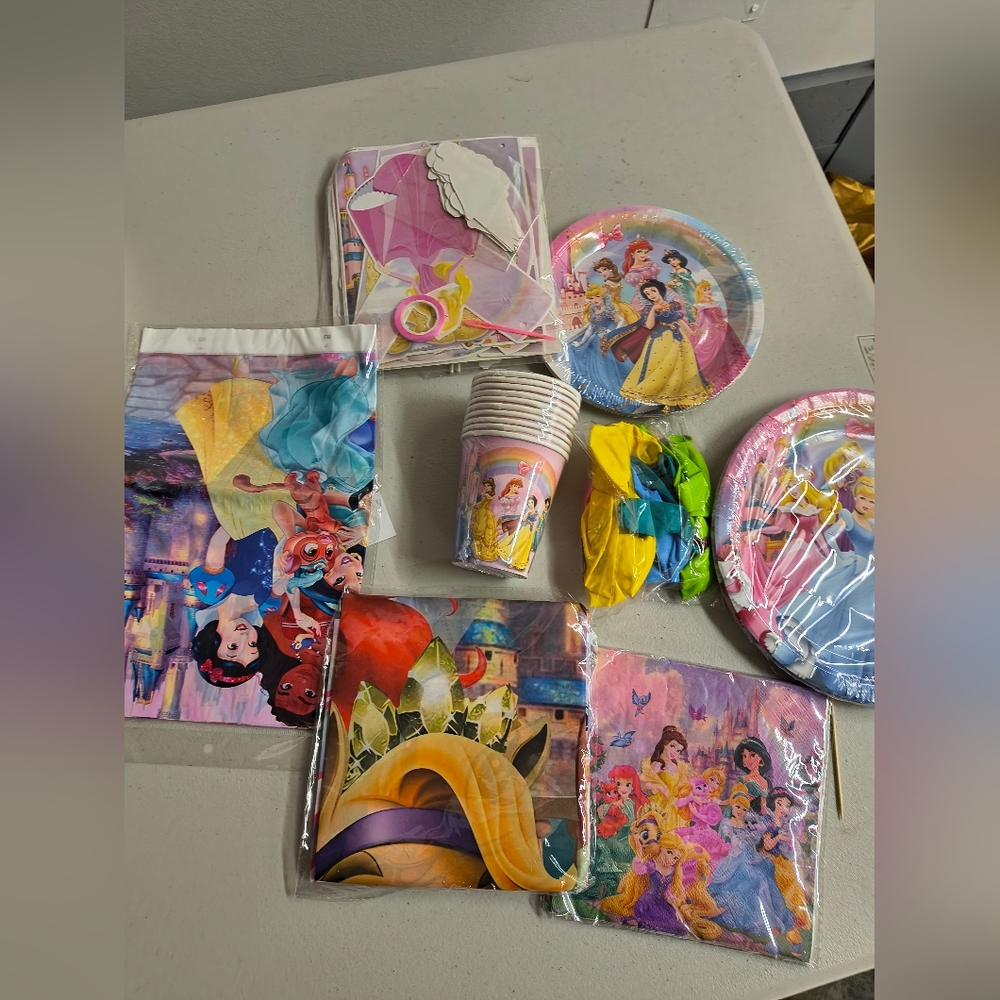 Disney Princess Party Supplies Set - Pink and Yellow